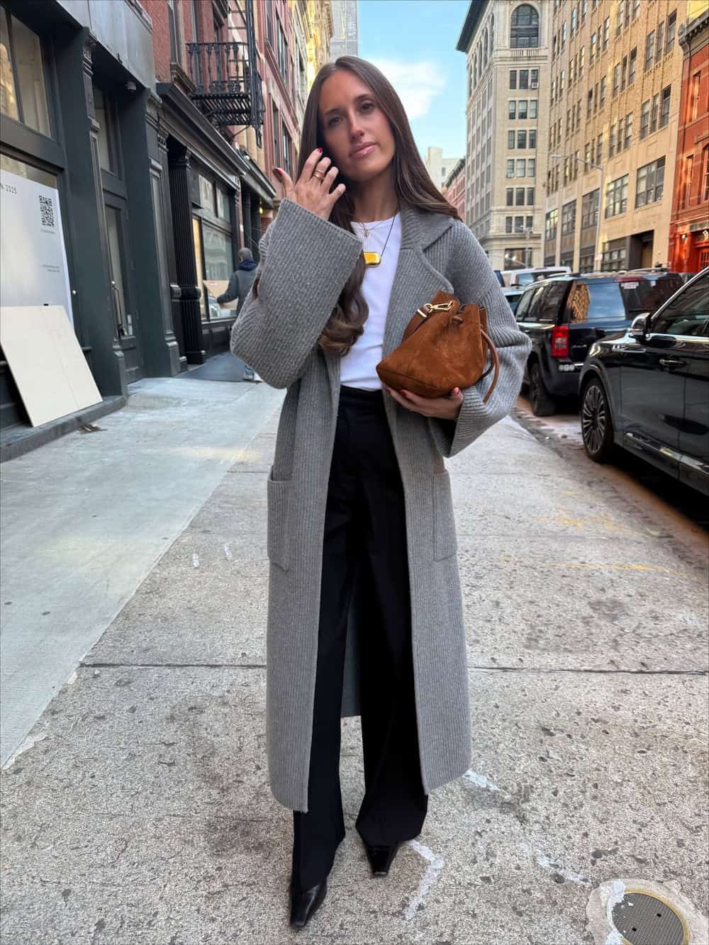 Longline Gray Knit Coat over White T-shirt and Trousers Longline Gray Knit Coat over White T-shirt and Trousers — Office Outfits