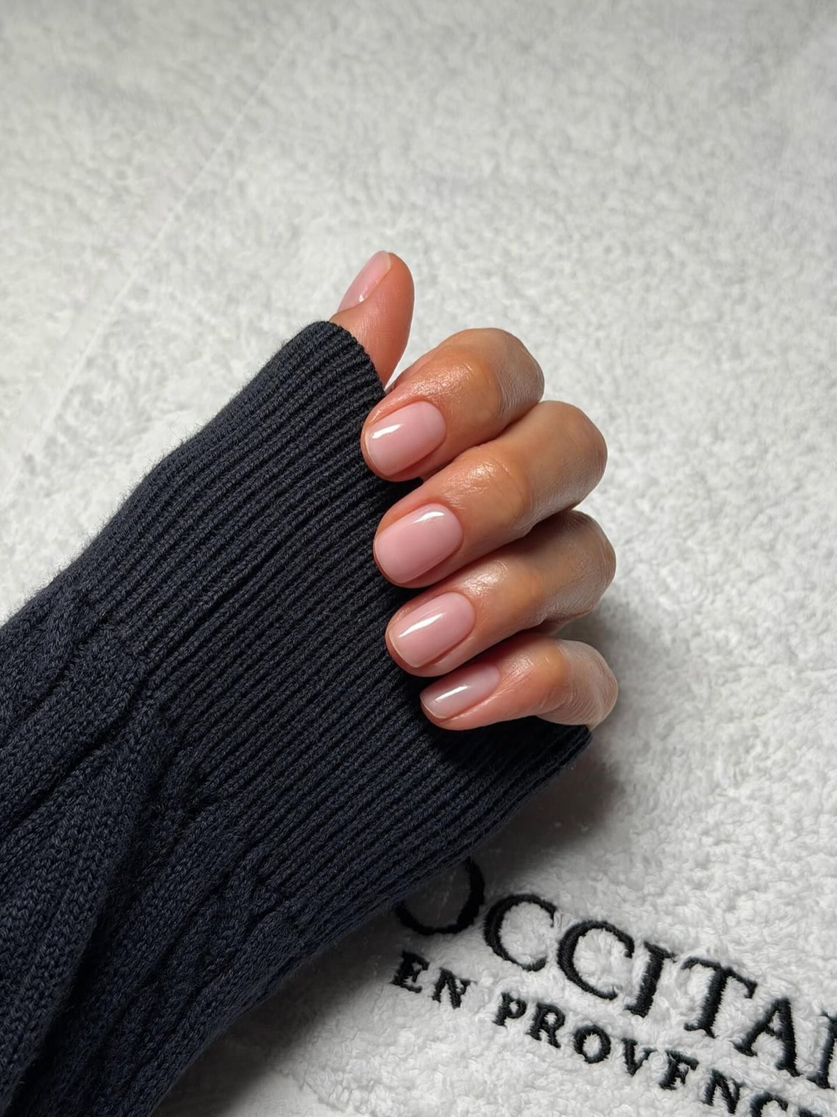 Sheer Nude Pink Short Oval Nails, Close-Up Take Sheer Nude Pink Short Oval Nails, Close-Up Take — Old Money Nails