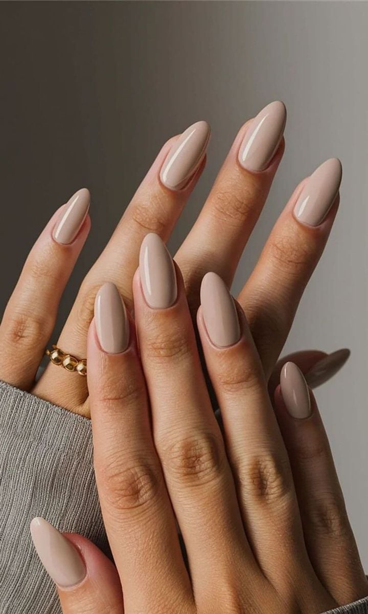 Light Beige Short Almond Nails Light Beige Short Almond Nails — One Color Nails