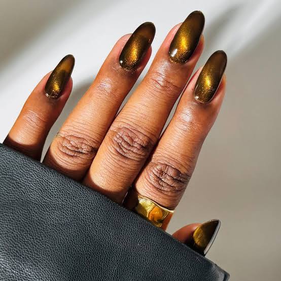Medium Almond Golden Brown Cat Eye, миндаль Medium Almond Golden Brown Cat Eye, миндаль — Orange Cat Eye Nails