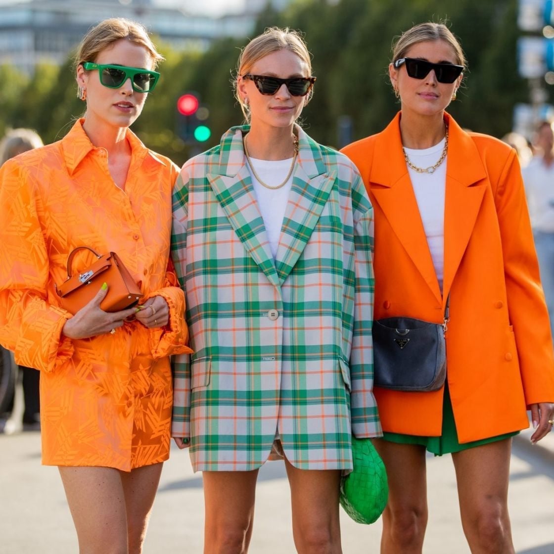 Oversized Orange Blazer with White T-shirt and Green Shorts Oversized Orange Blazer with White T-shirt and Green Shorts — Orange Outfits