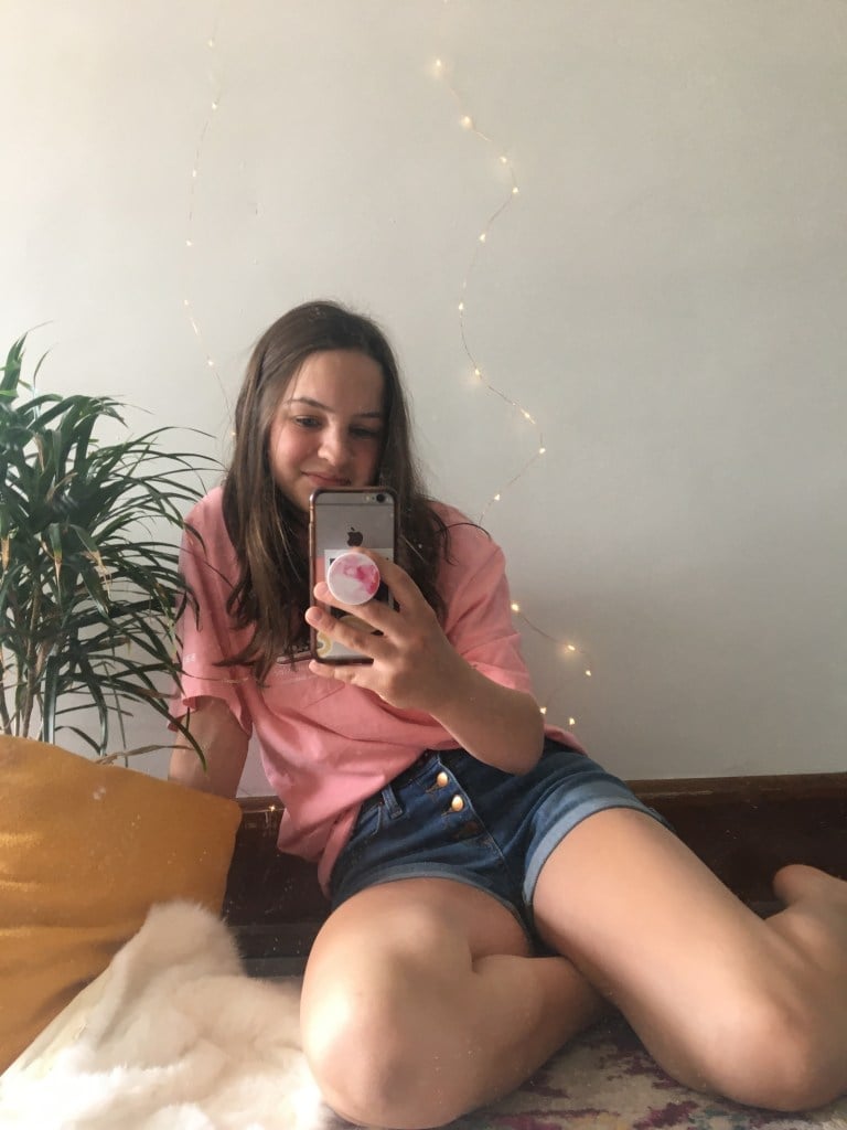 Pink T-Shirt With Button-Fly Denim Shorts Pink T-Shirt With Button-Fly Denim Shorts — Outfits for Teens