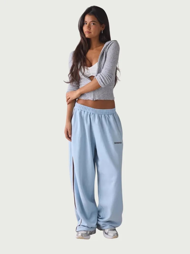 Cropped Hoodie With Oversized Sweatpants Cropped Hoodie With Oversized Sweatpants — Outfits for Teens