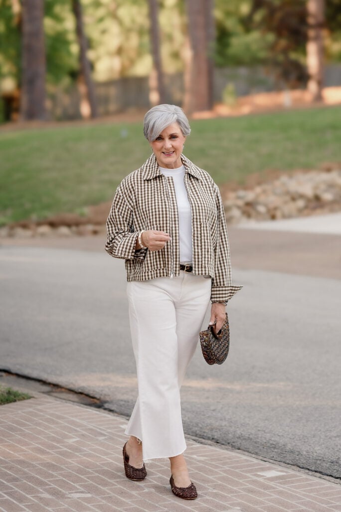White cropped pants with gingham jacket White cropped pants with gingham jacket — Outfits for Women Over 50