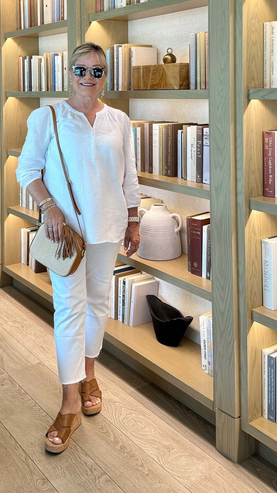 White textured tunic top with cropped jeans White textured tunic top with cropped jeans — Outfits for Women Over 50