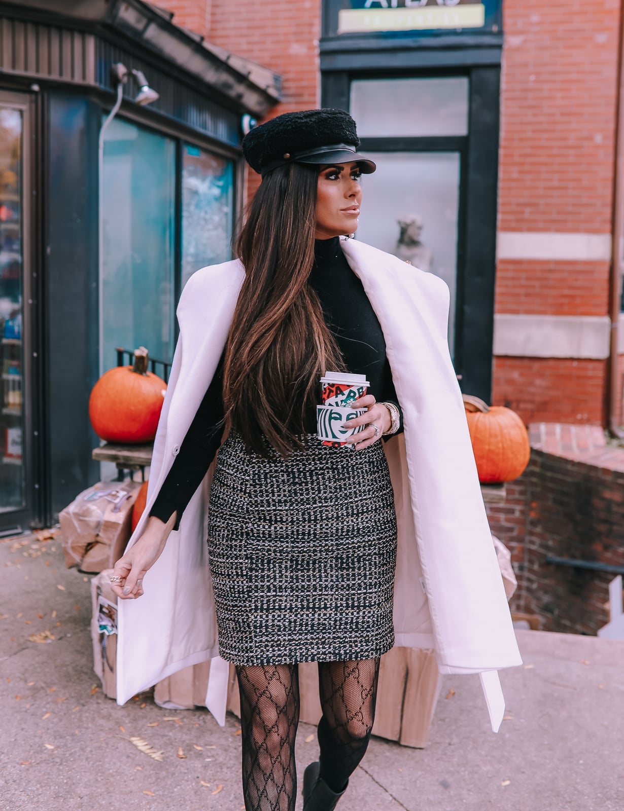 Turtleneck and pencil skirt with patterned black tights Turtleneck and pencil skirt with patterned black tights — Outfits with Tights