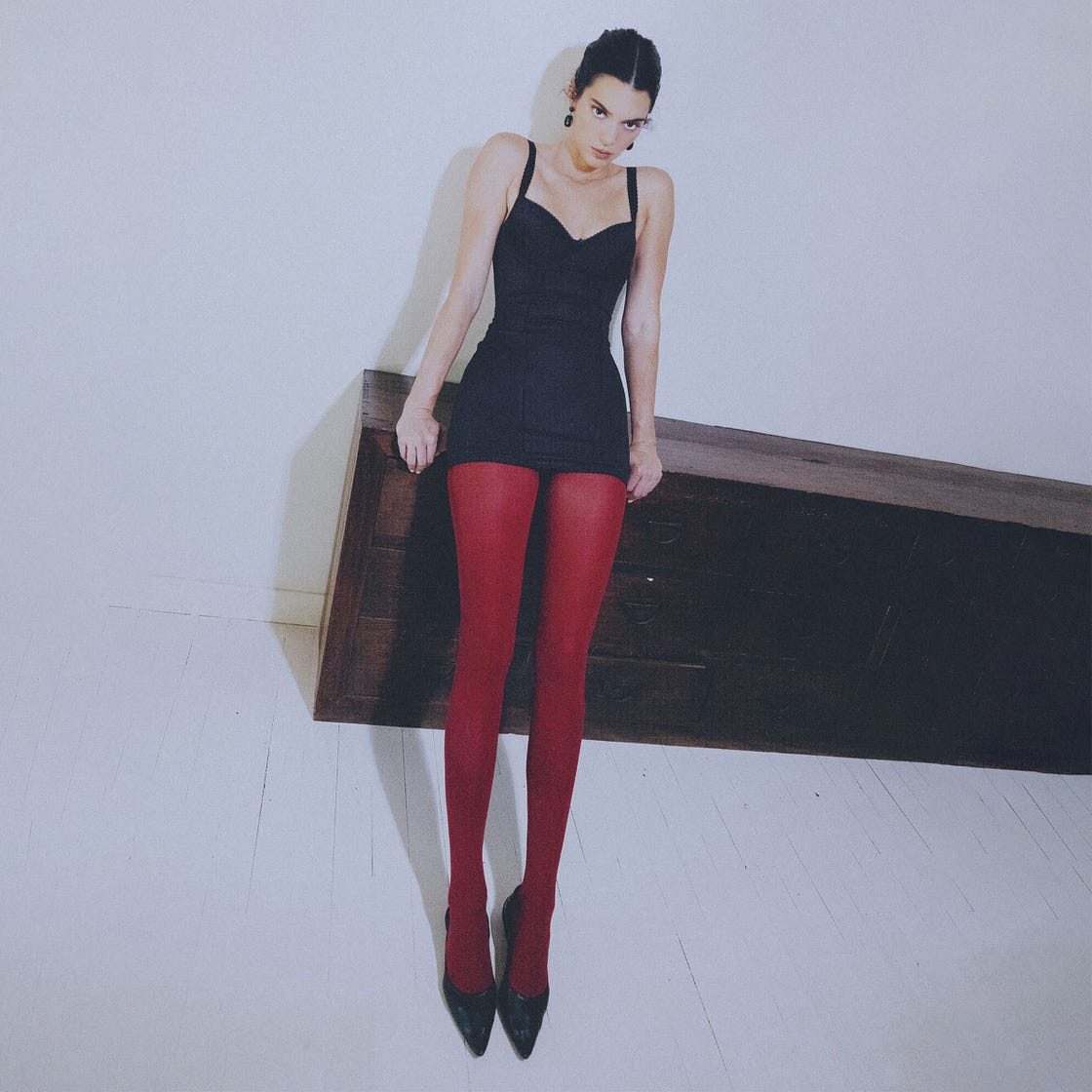 Fitted mini dress with striking red tights Fitted mini dress with striking red tights — Outfits with Tights