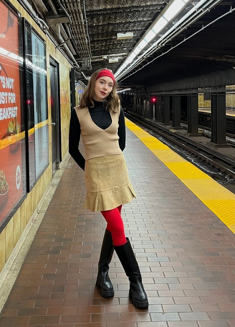 Beige knit vest and suede skirt with red tights Beige knit vest and suede skirt with red tights — Outfits with Tights