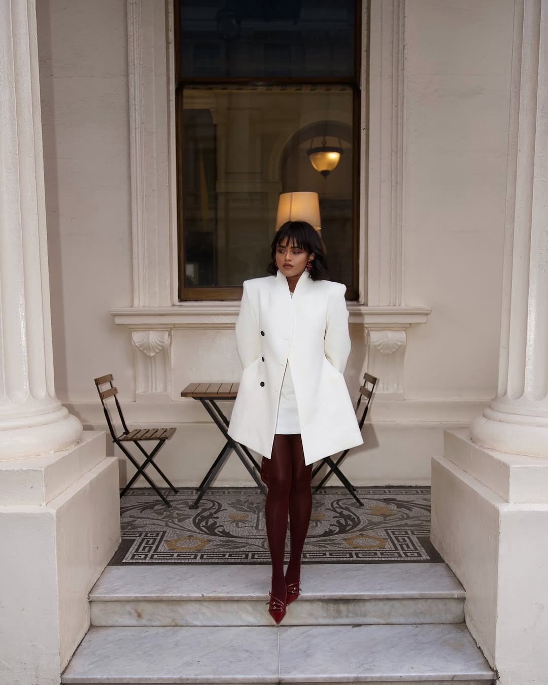 White blazer and mini dress with burgundy tights White blazer and mini dress with burgundy tights — Outfits with Tights