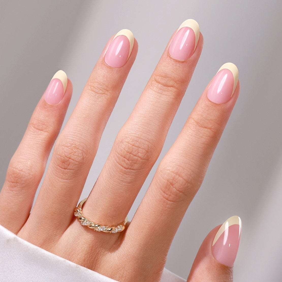 Classic French Short Oval Nails Classic French Short Oval Nails