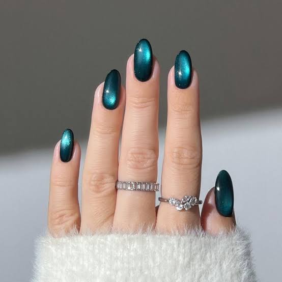 Deep Teal Cat Eye Medium Oval Nails Deep Teal Cat Eye Medium Oval Nails