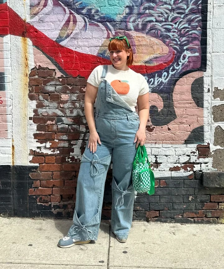 Overalls with tie details and graphic t-shirt Overalls with tie details and graphic t-shirt — Overalls Outfits