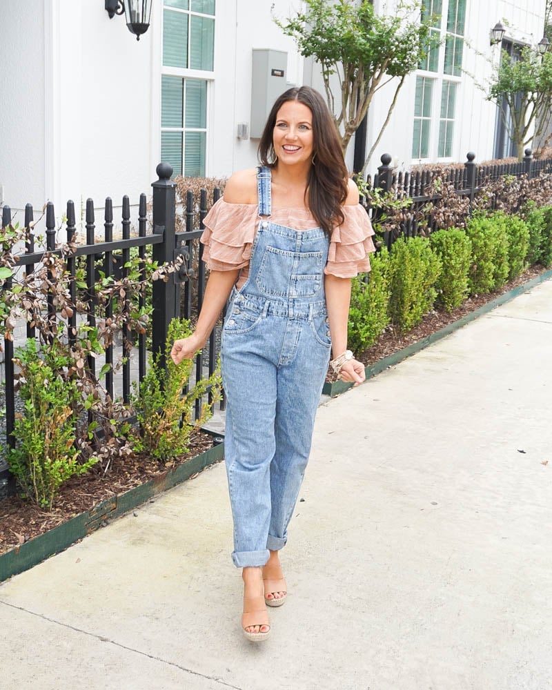 Acid wash overalls with a pink ruffled top Acid wash overalls with a pink ruffled top — Overalls Outfits