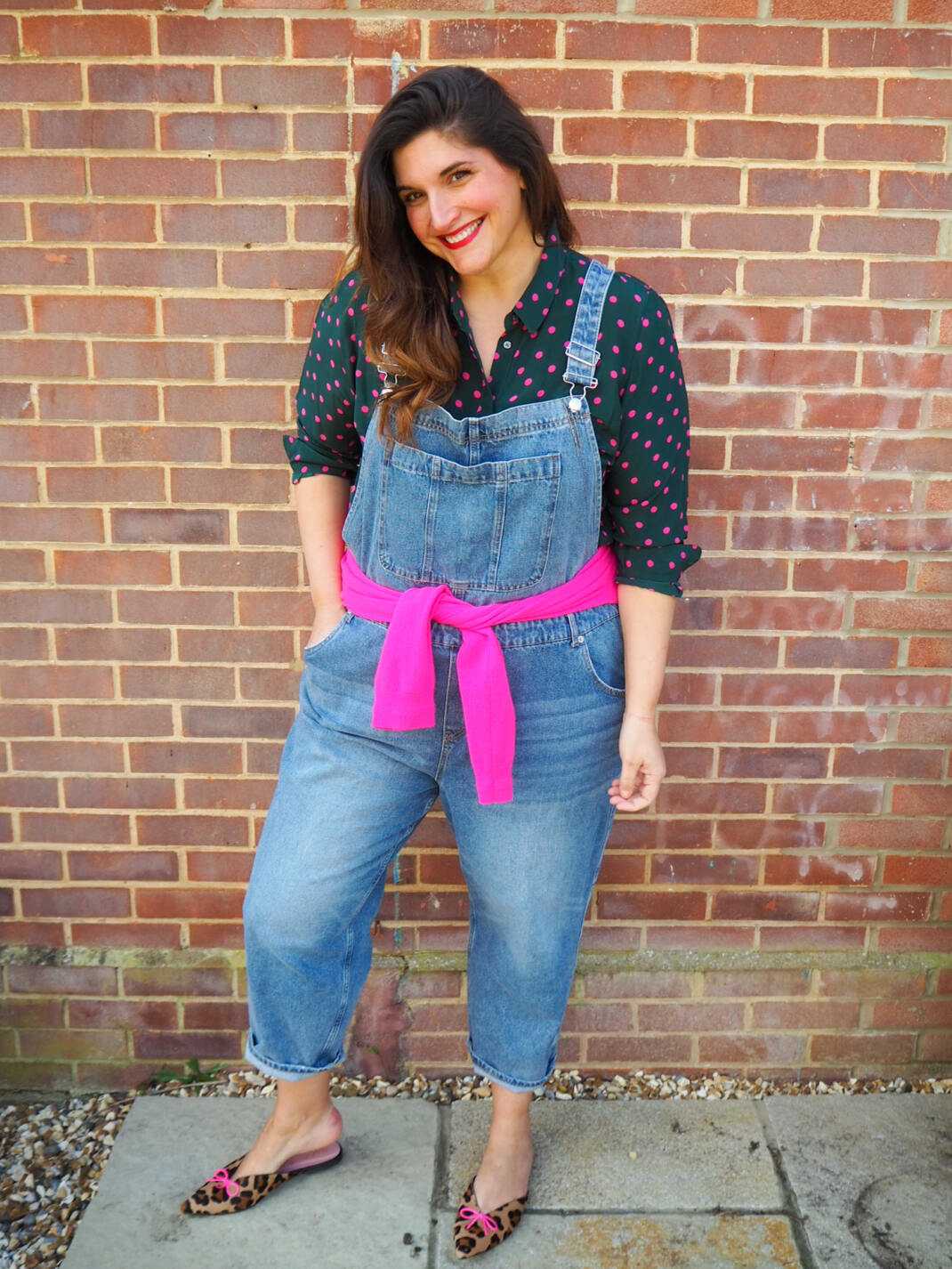 Denim overalls with polka dot shirt and pink sweater Denim overalls with polka dot shirt and pink sweater — Overalls Outfits