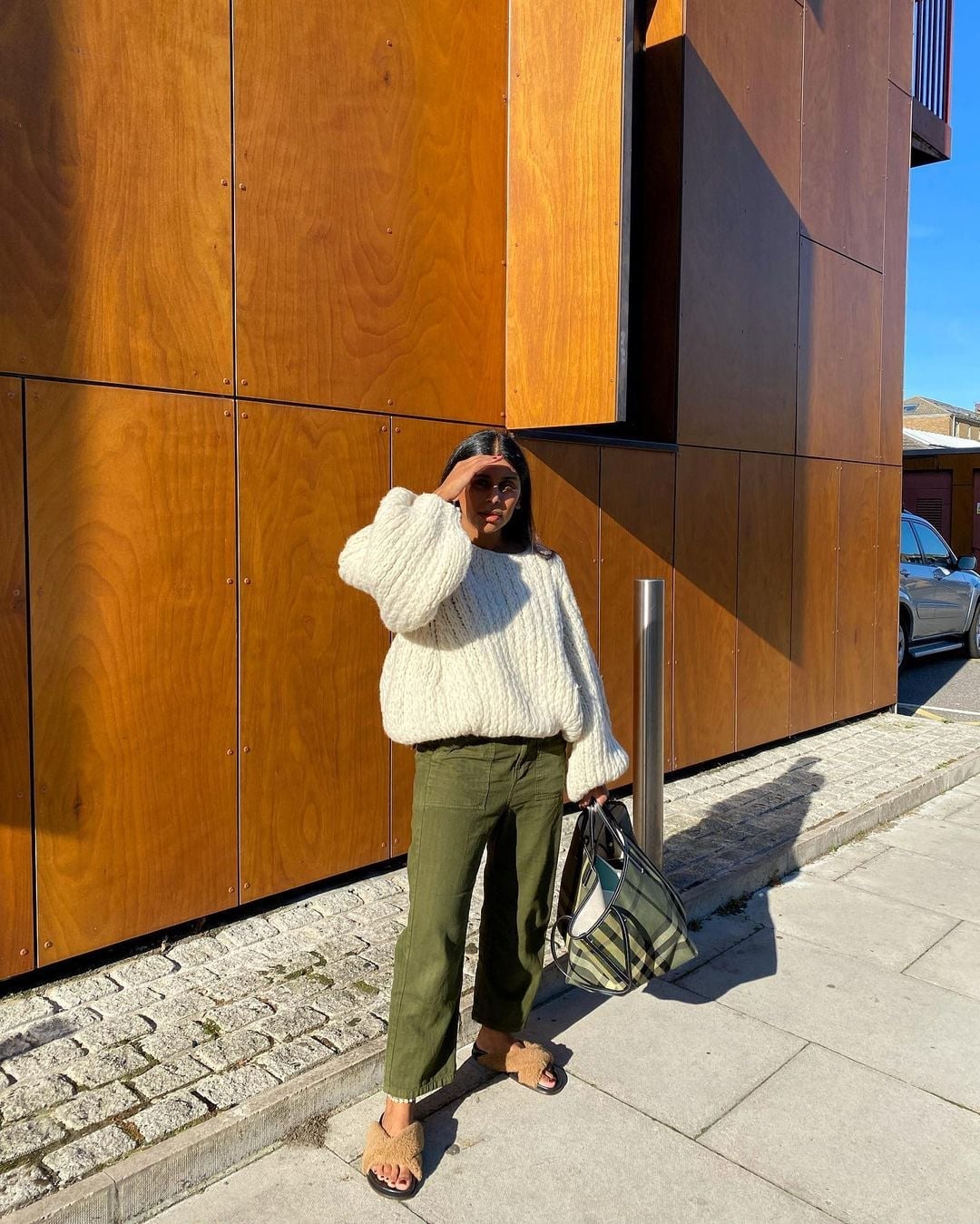 Cream Cable Knit Sweater With Relaxed Trousers Cream Cable Knit Sweater With Relaxed Trousers — Oversize Outfits