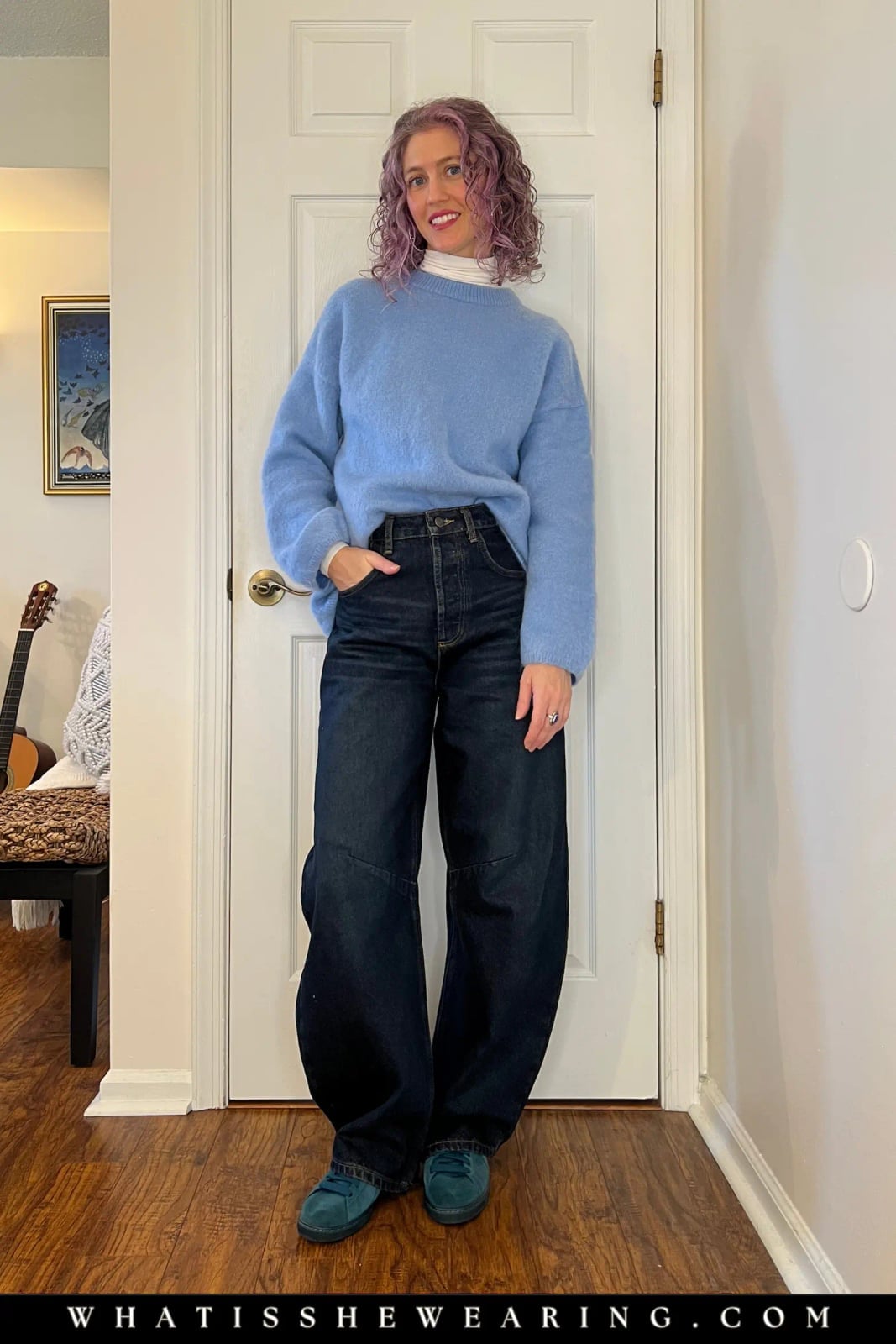 Light Blue Oversized Sweater With Very Wide Jeans Light Blue Oversized Sweater With Very Wide Jeans — Oversize Outfits