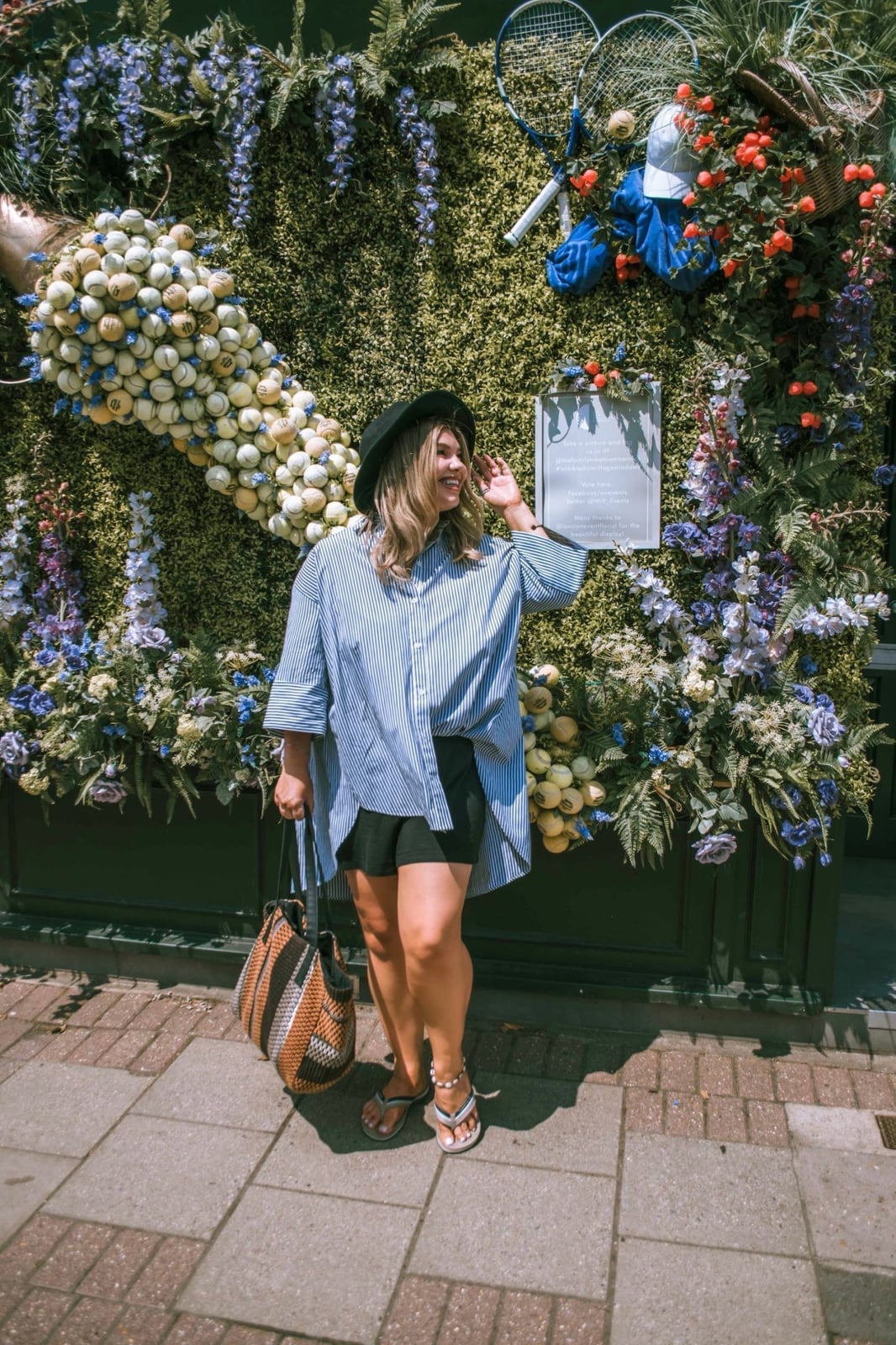 Oversized Striped Shirt With Black Shorts Oversized Striped Shirt With Black Shorts — Oversize Outfits