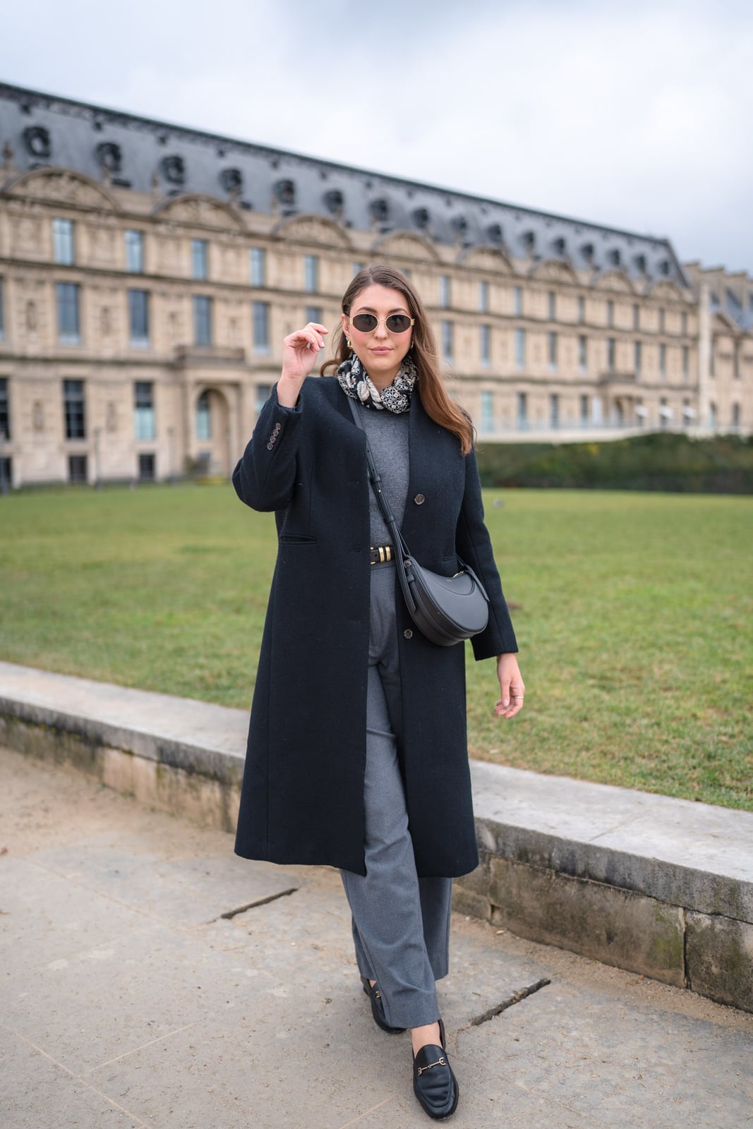 Black Coat Over Gray Sweater and Wide Trousers Black Coat Over Gray Sweater and Wide Trousers — Paris Outfits