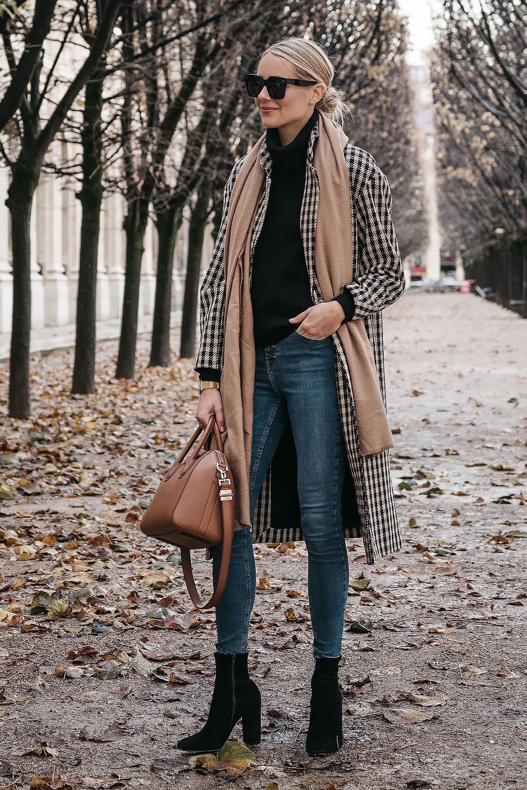 Plaid Longline Coat Over Turtleneck and Jeans Plaid Longline Coat Over Turtleneck and Jeans — Paris Outfits