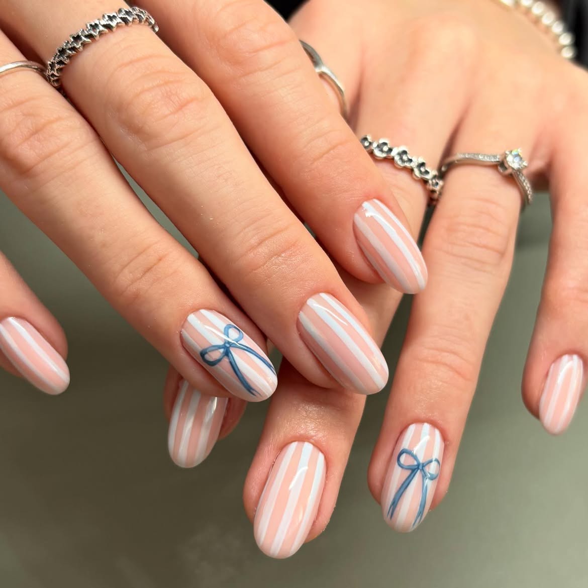 Pastel Stripe Bow Detail Oval Nails