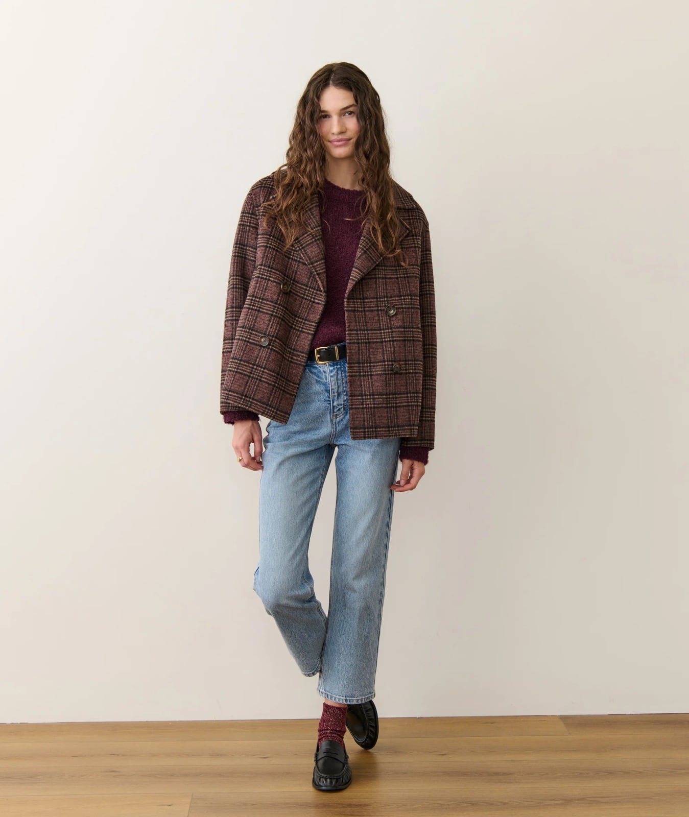 Brown plaid peacoat over a knit sweater and straight leg jeans Brown plaid peacoat over a knit sweater and straight leg jeans — Peacoat Outfits