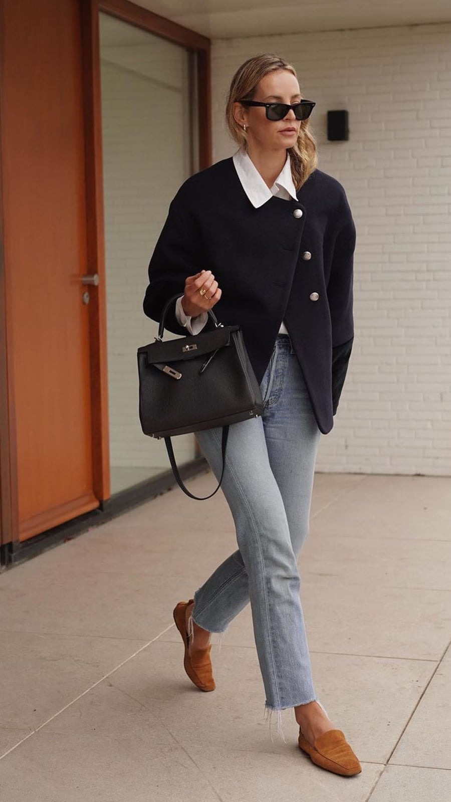Navy cropped peacoat with white collared shirt and straight leg jeans Navy cropped peacoat with white collared shirt and straight leg jeans — Peacoat Outfits