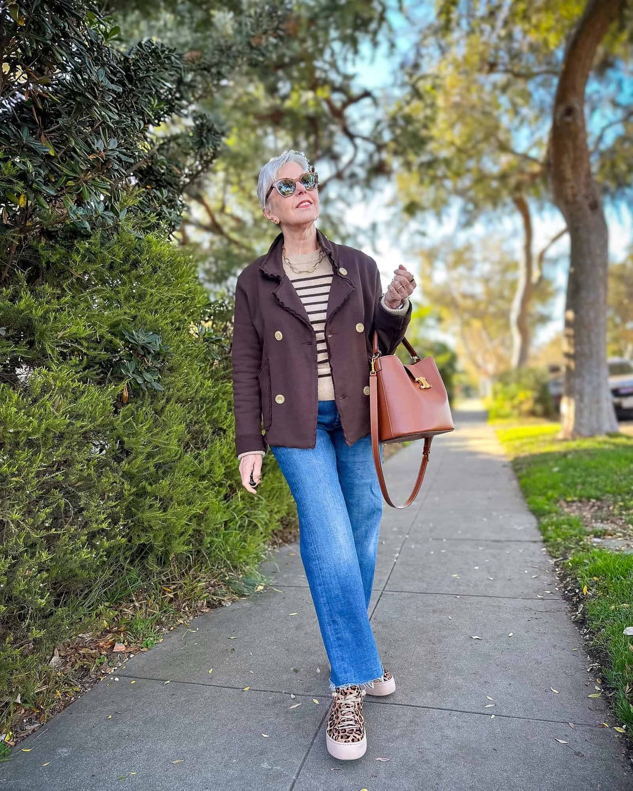 Brown peacoat over striped sweater and wide leg jeans with leopard Brown peacoat over striped sweater and wide leg jeans with leopard — Peacoat Outfits