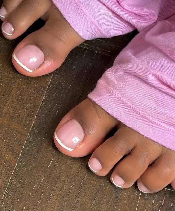 Sheer Pink Classic French Pedicure, нежный розовый Sheer Pink Classic French Pedicure, нежный розовый — Pedicure Nails