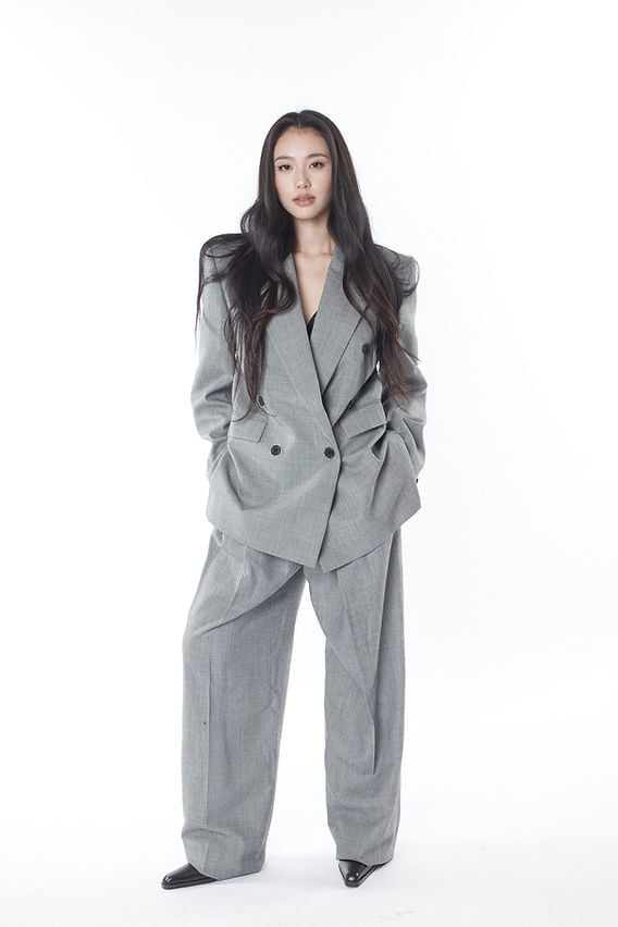 Gray Oversized Double-Breasted Suit Gray Oversized Double-Breasted Suit — Photoshoot Outfits