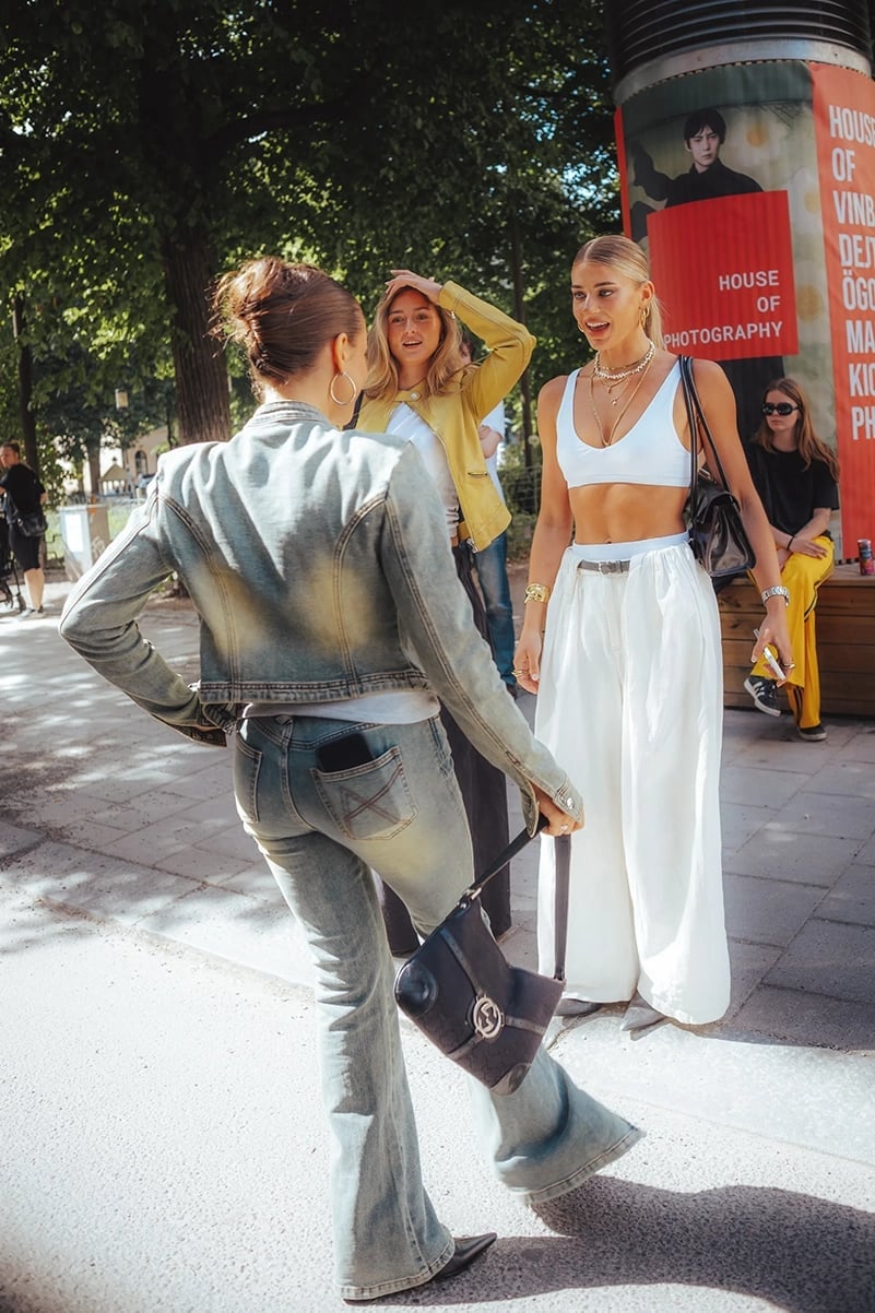 Denim Jacket and Wide-Leg Jeans Denim Jacket and Wide-Leg Jeans — Photoshoot Outfits