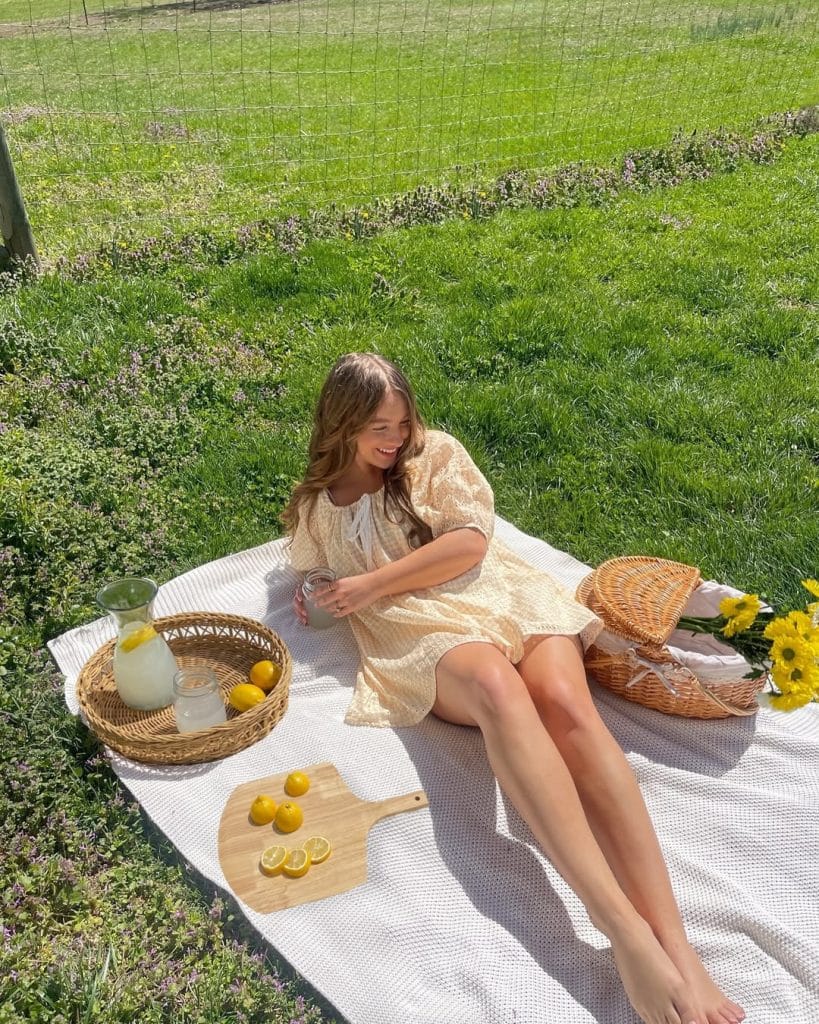 Yellow Puff-Sleeve Mini Dress Yellow Puff-Sleeve Mini Dress — Picnic Outfit