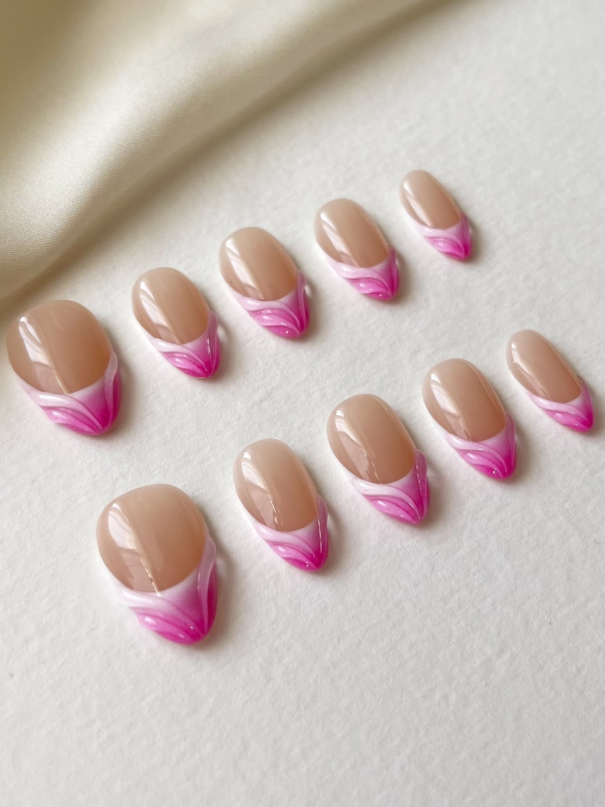 Wavy Pink And White French Short Almond Nails Wavy Pink And White French Short Almond Nails — Pink Almond Nails