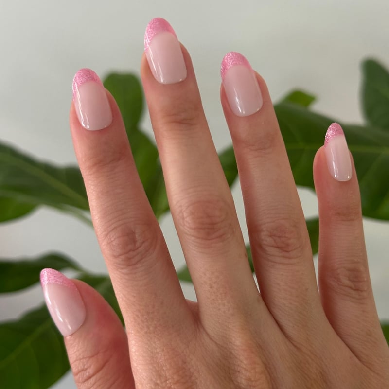 Pink Glitter French Tips Medium Oval Nails, Everyday Version Pink Glitter French Tips Medium Oval Nails, Everyday Version — Pink French Tip Nails