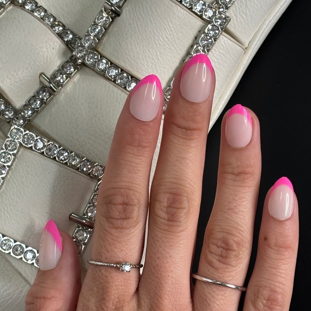 Hot Pink French Tips Short Round Nails Hot Pink French Tips Short Round Nails — Pink French Tip Nails