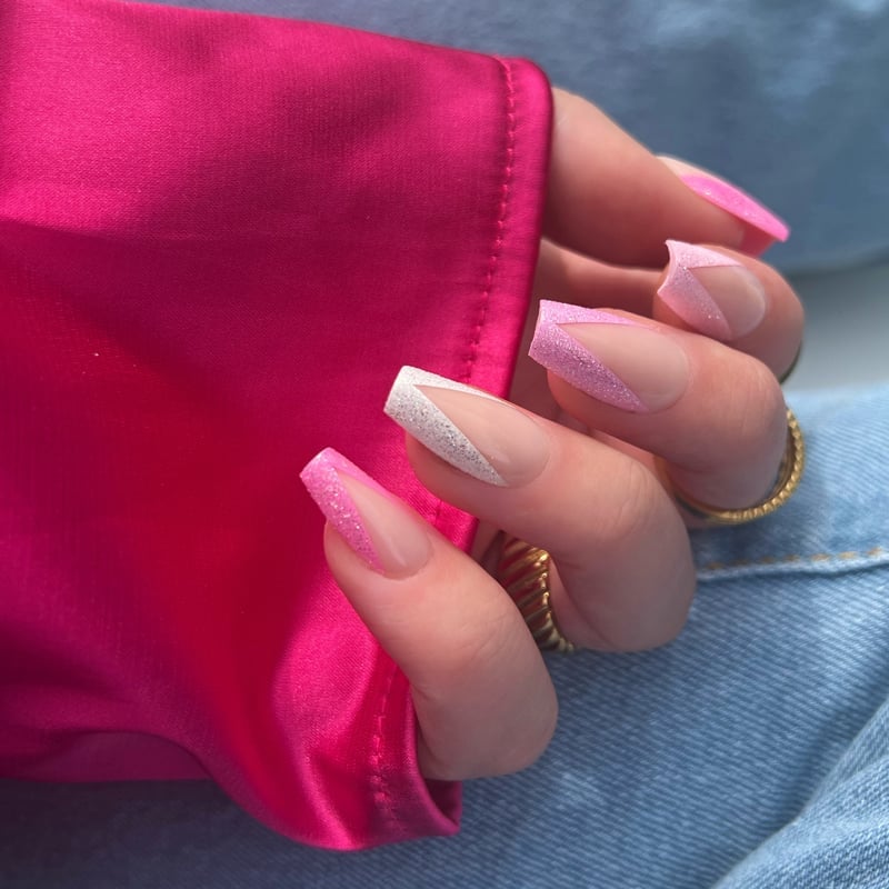 Sheer Pink V-Shape Glitter French Tip Nails Sheer Pink V-Shape Glitter French Tip Nails — Pink Nails