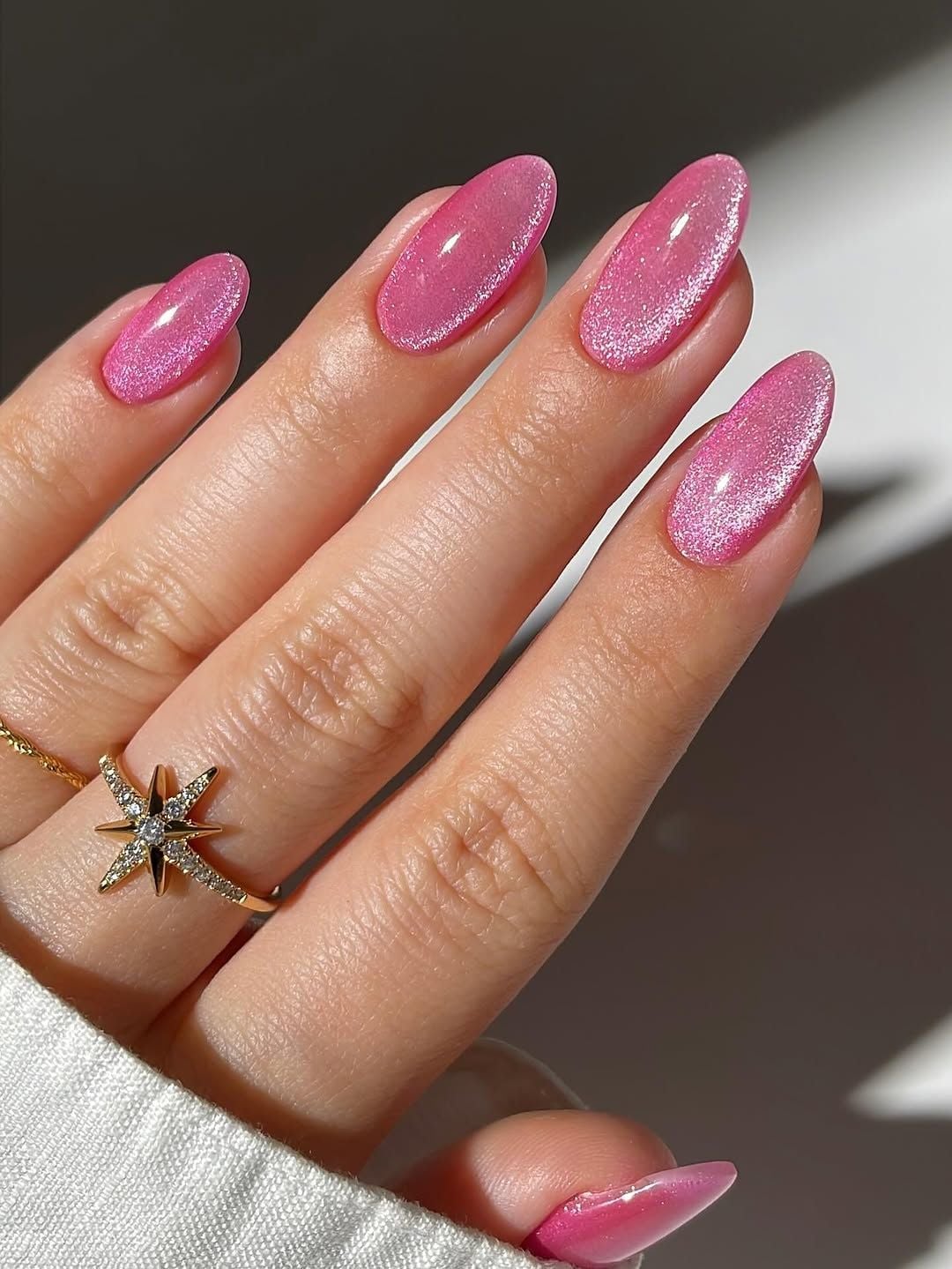 Bright Pink Cat-Eye Shimmer Medium Almond Nails Bright Pink Cat-Eye Shimmer Medium Almond Nails — Pink Nails