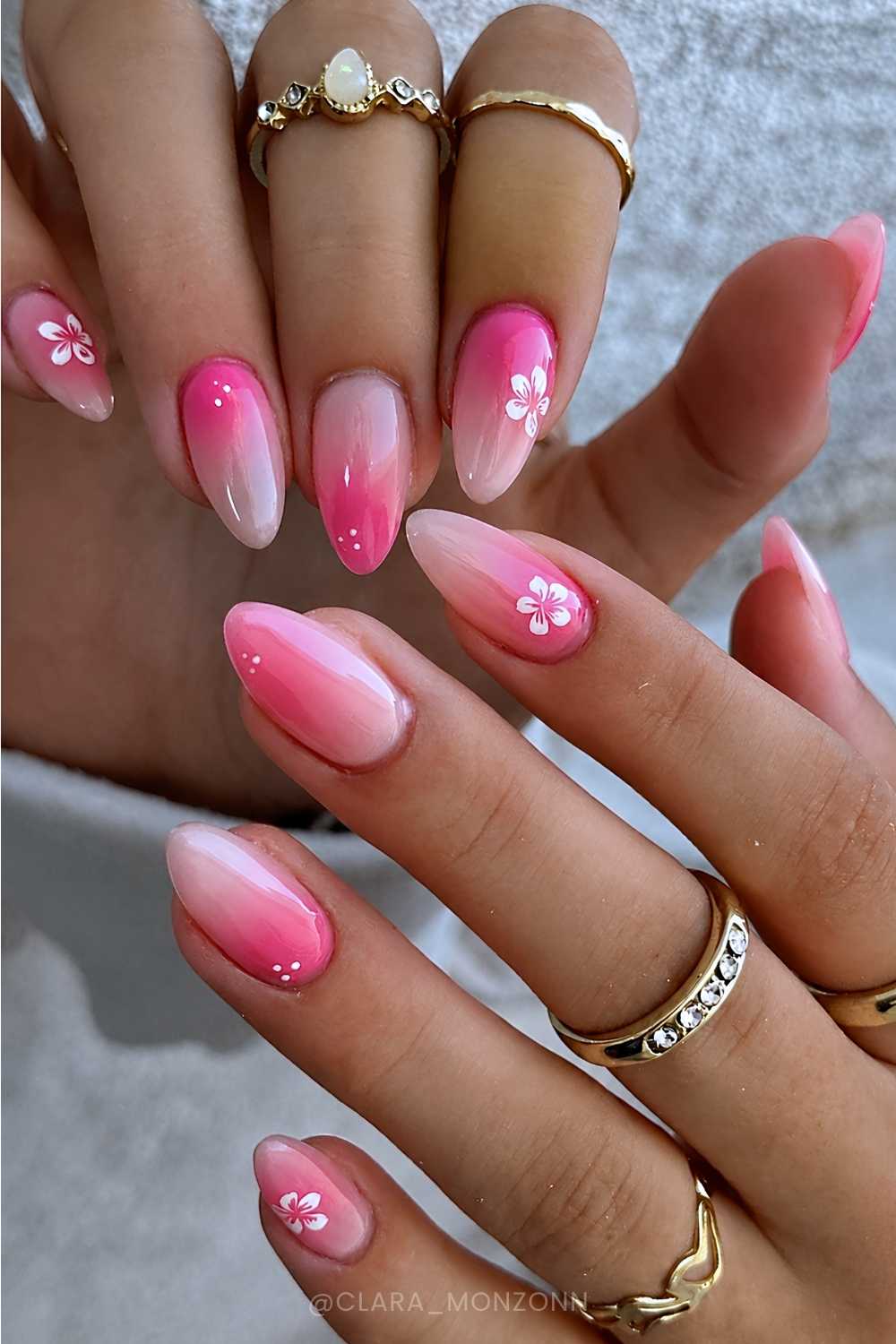 Pink Ombre Medium Almond Floral Nails Pink Ombre Medium Almond Floral Nails — Pink Nails