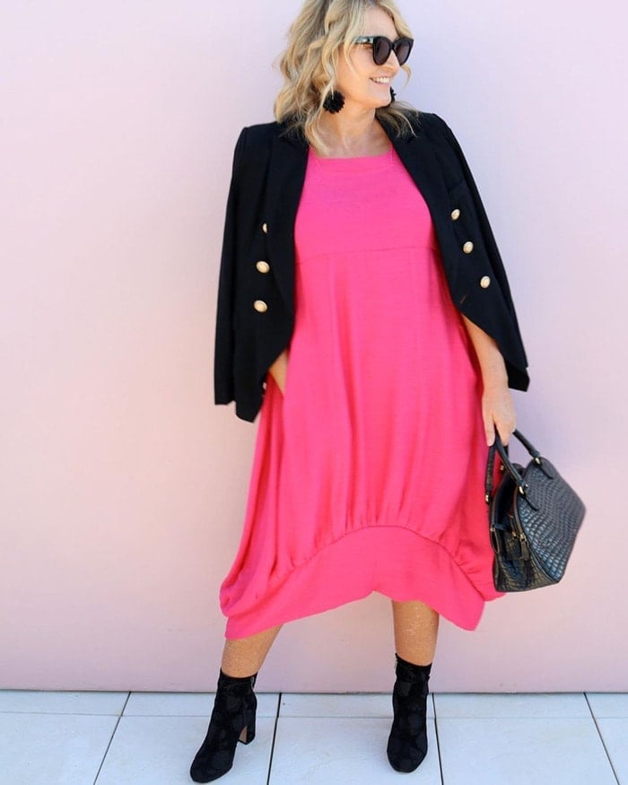 Bright pink midi dress under a black double-breasted blazer Bright pink midi dress under a black double-breasted blazer — Pink Outfits