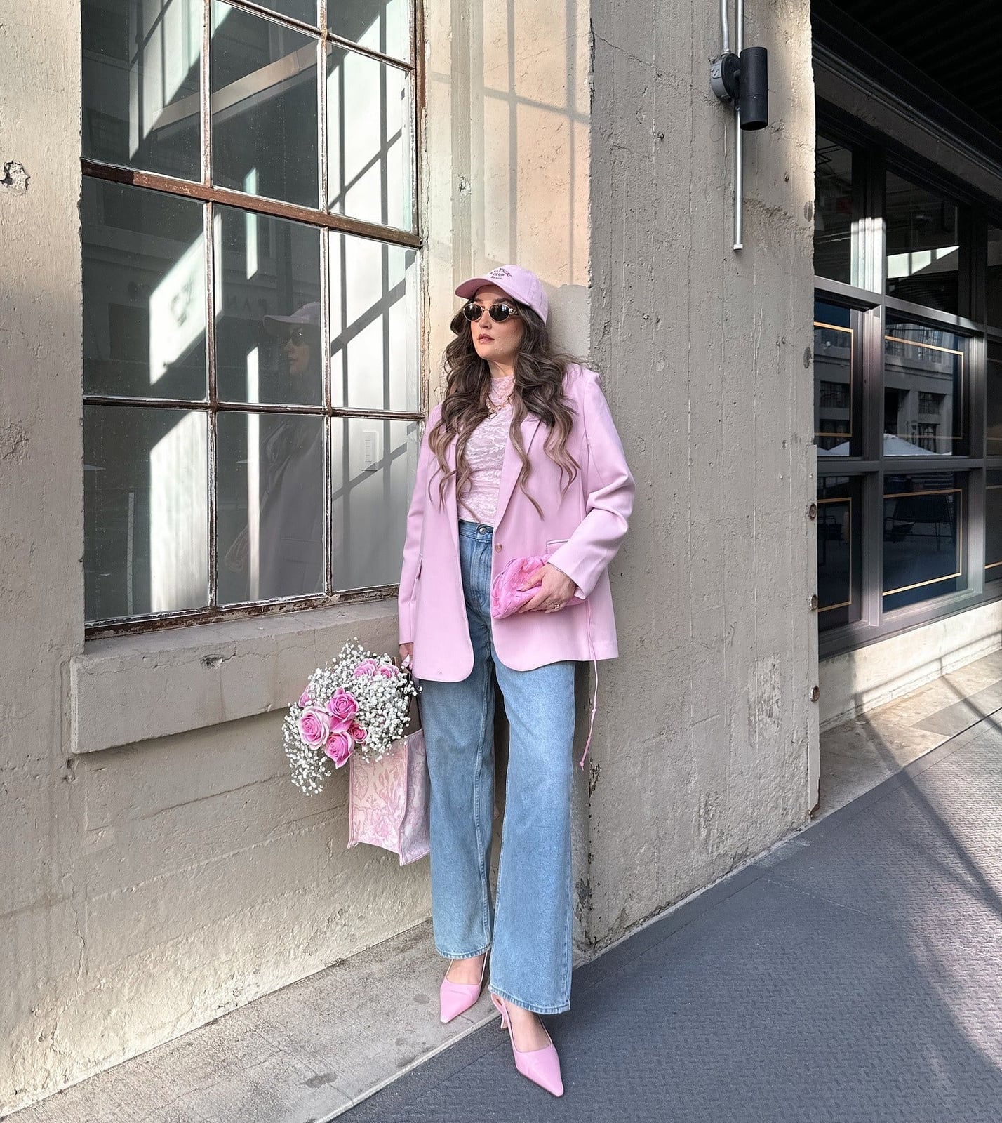 Pastel pink oversized blazer with pink patterned top and jeans Pastel pink oversized blazer with pink patterned top and jeans — Pink Outfits