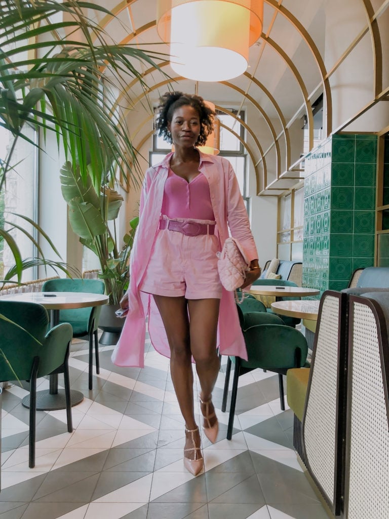 Monochromatic pink linen-like shorts and longline shirt set Monochromatic pink linen-like shorts and longline shirt set — Pink Outfits