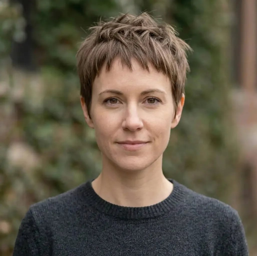 Brown Pixie With Choppy Bangs And Tousled Styling Brown Pixie With Choppy Bangs And Tousled Styling — Pixie Cut