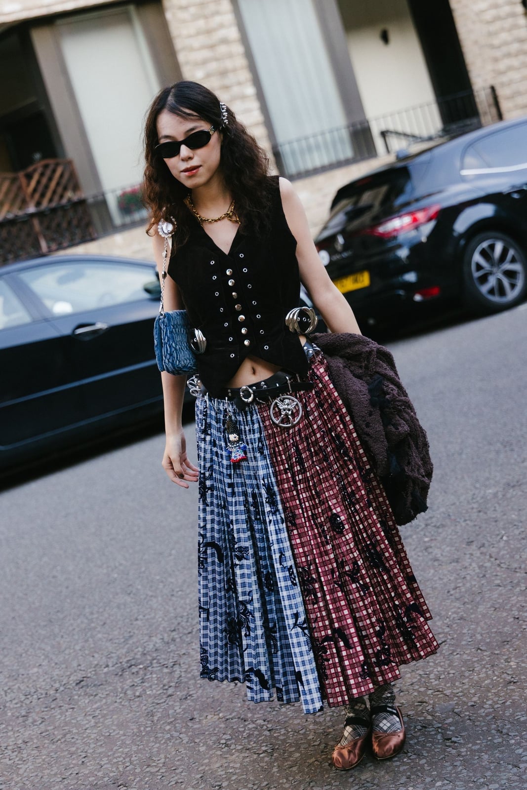 Two-tone pleated maxi skirt with sleeveless vest Two-tone pleated maxi skirt with sleeveless vest — Plaid Skirt Outfit