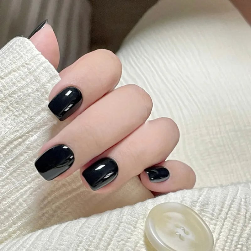 Glossy Black Short Square Nails Glossy Black Short Square Nails — Plain Nails
