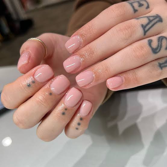 Sheer Nude Pink Short Square Nails, Glossy Sheer Nude Pink Short Square Nails, Glossy — Plain Nails