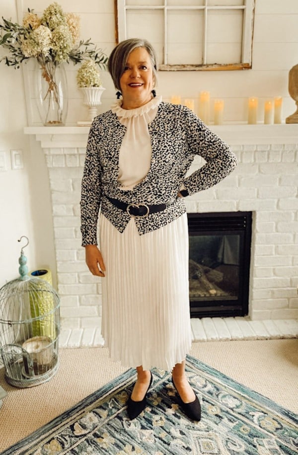 Cream pleated midi skirt with ruffled blouse and patterned cardigan Cream pleated midi skirt with ruffled blouse and patterned cardigan — Pleated Skirt Outfits