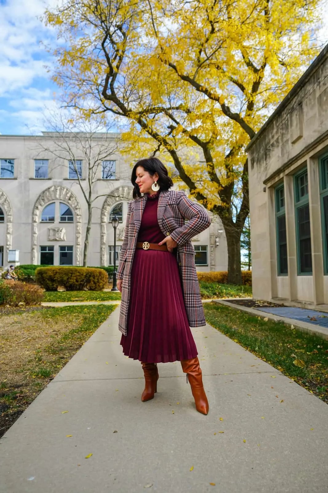 Burgundy pleated midi skirt with plaid coat Burgundy pleated midi skirt with plaid coat — Pleated Skirt Outfits