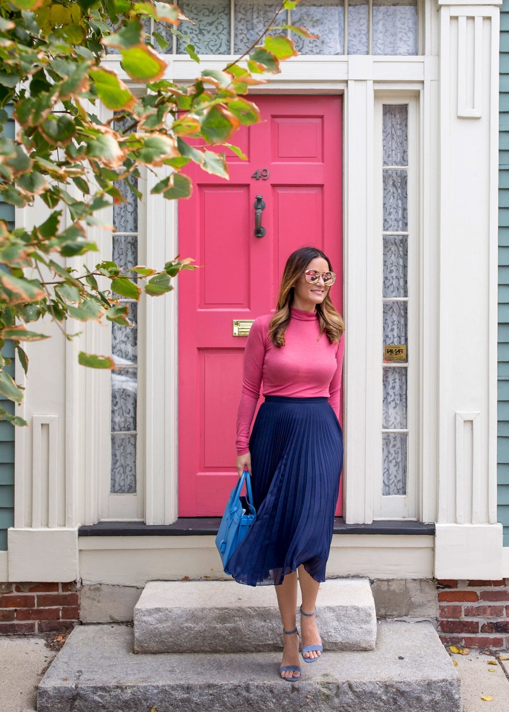 Navy pleated midi skirt with bright pink turtleneck Navy pleated midi skirt with bright pink turtleneck — Pleated Skirt Outfits