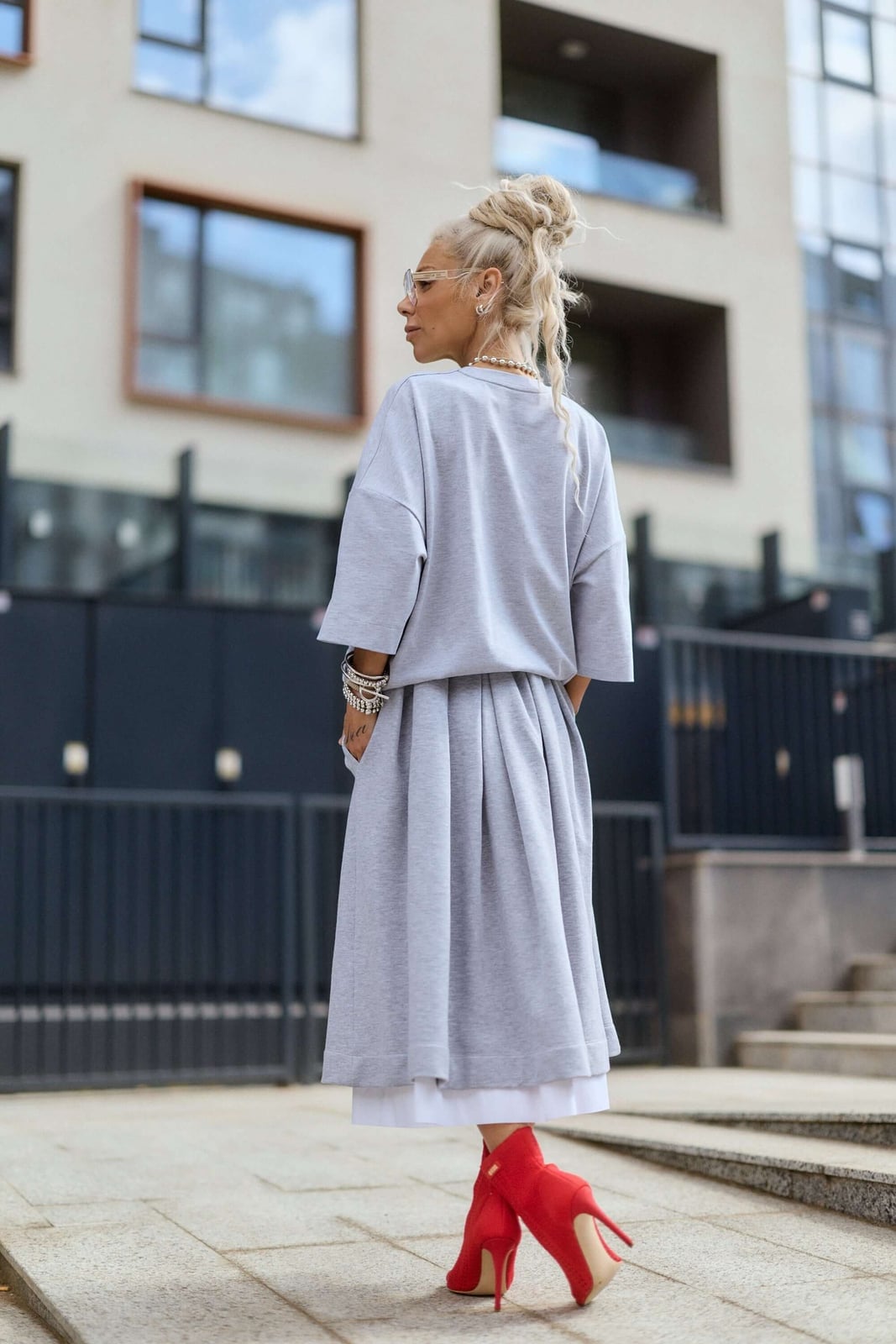 Gray pleated midi skirt under oversized t-shirt dress Gray pleated midi skirt under oversized t-shirt dress — Pleated Skirt Outfits
