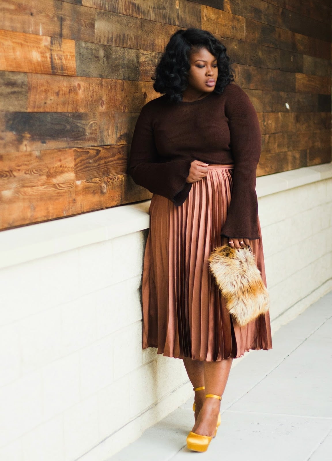 Bronze metallic pleated midi skirt with brown knit sweater Bronze metallic pleated midi skirt with brown knit sweater — Pleated Skirt Outfits