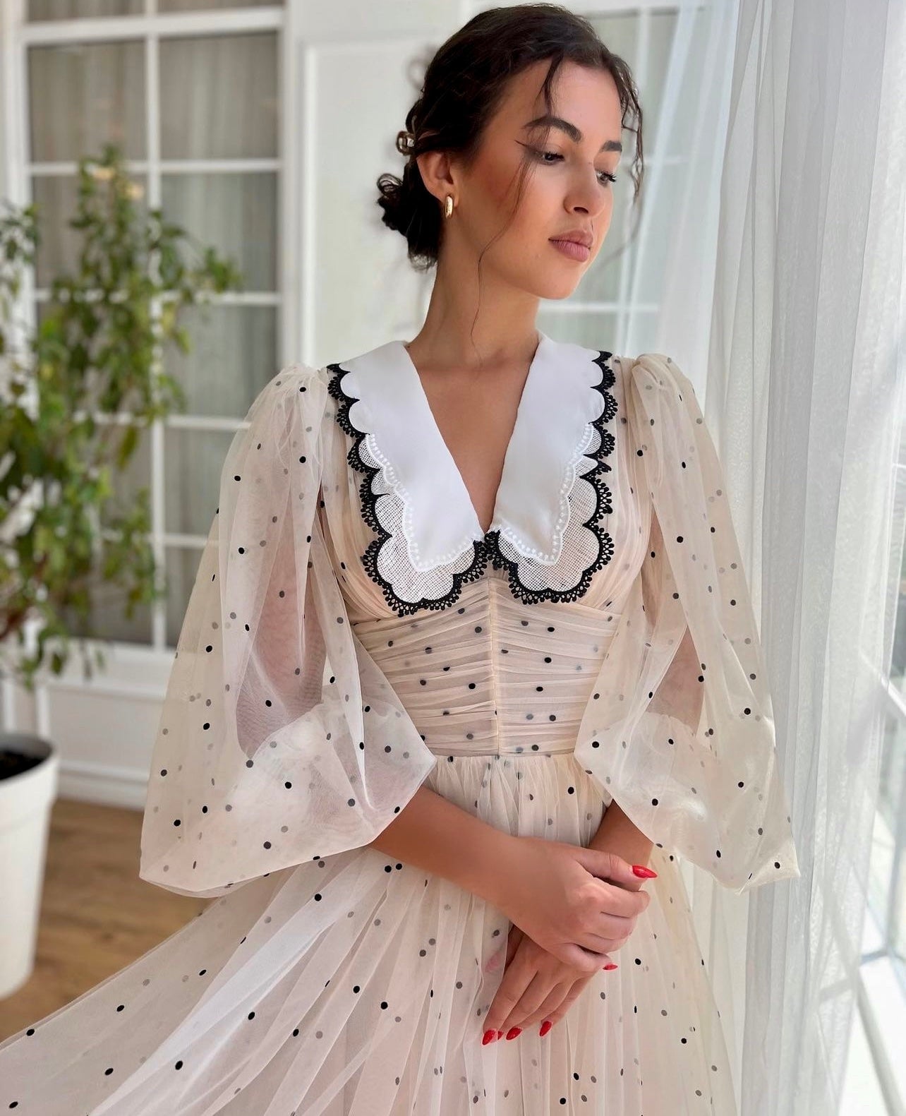 Cream sheer dress with voluminous sleeves and scalloped collar Cream sheer dress with voluminous sleeves and scalloped collar — Polka Dot Dresses